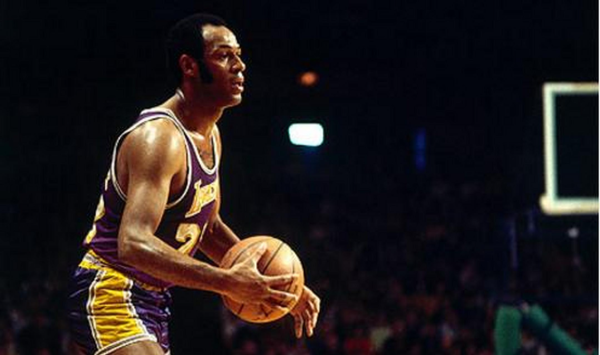 Truyền thông Hoa Kỳ đã nhận xét về 10 người ghi bàn hàng đầu trong lịch sử: Curry Lost, Irving xếp thứ sáu, Durant đứng thứ ba