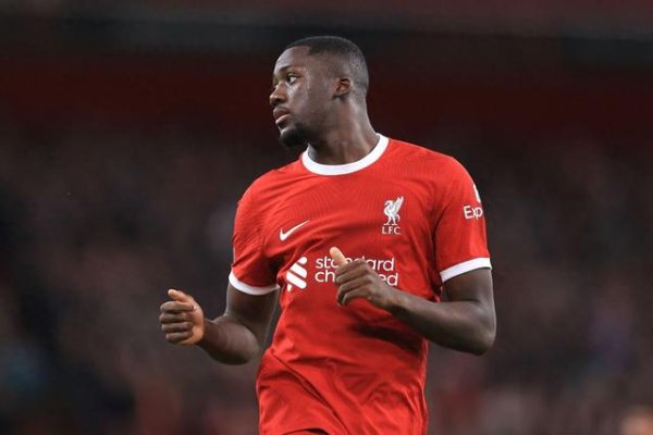 Hậu vệ của Liverpool đã chủ động đầu hàng nhưng bị từ chối, Real Madrid chỉ muốn không có visa, Rodrigo có giá 100 triệu euro